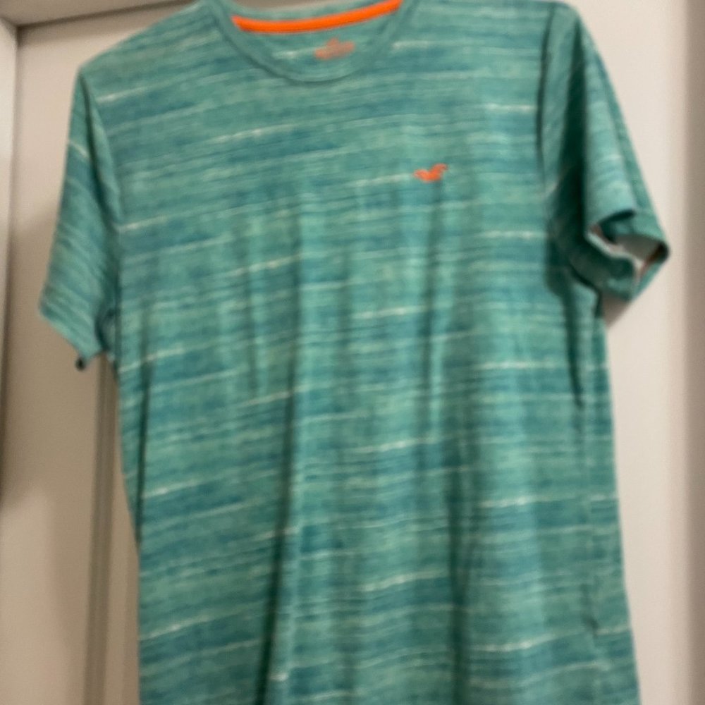 Men's Hollister T-shirt